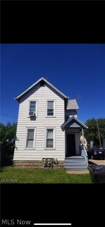 Clean, affordable housing located on Cleveland's Westside in the Old Brooklyn area.
First floor unit with fresh paint, vinyl floors and much much more.
Come make this house a home! Call listing agent to schedule appointment. Rental requirements:Credit score of 600+. 500 - 600 is considered conditional.Less than 3 items in collections, excluding student loan and medical. Monthly income of 2.5 times the amount of the monthly rent.Thorough Eviction Check. $50 Non Refundable App Fee for all Adults who will be occupying the property.Applications can only be completed online.Typical Security Deposit equivalent to one months rent, pending results of background checks. Tenants must have the electric and gas transferred into their name and obtain renters insurance prior to receiving keys to the property.