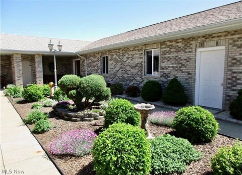 Townhouse For Sale - 810 Florence Street #D<br/> Belpre, OH 45714