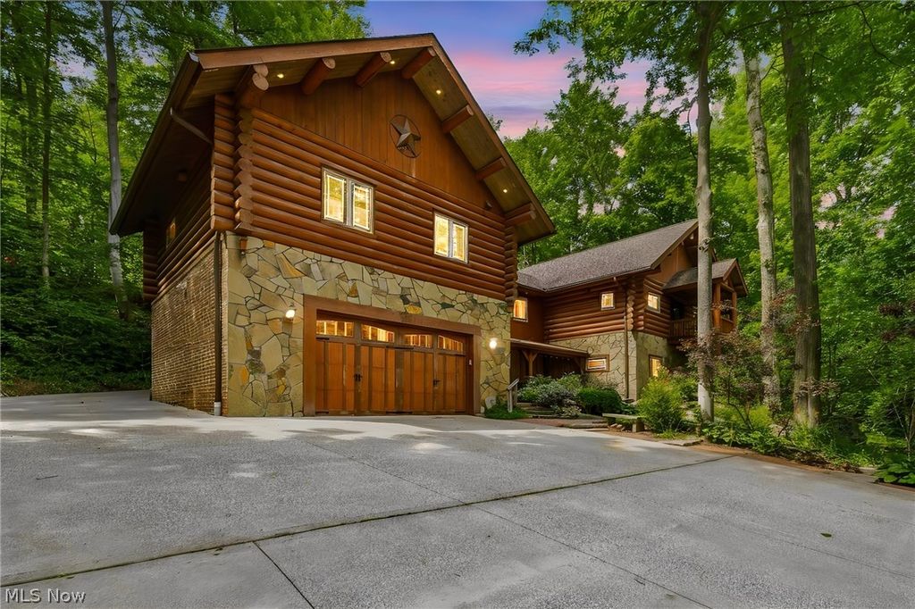 Photo of 10506 Mayfield Road, Chesterland, OH 44026 (MLS # 5221389)