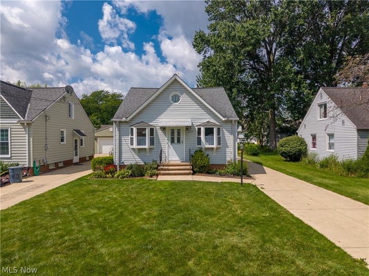 5572 PORTER RD, NORTH OLMSTED, OH 44070 - Image b6062edf50d02a98fa116e4f5bb68664/2465627904