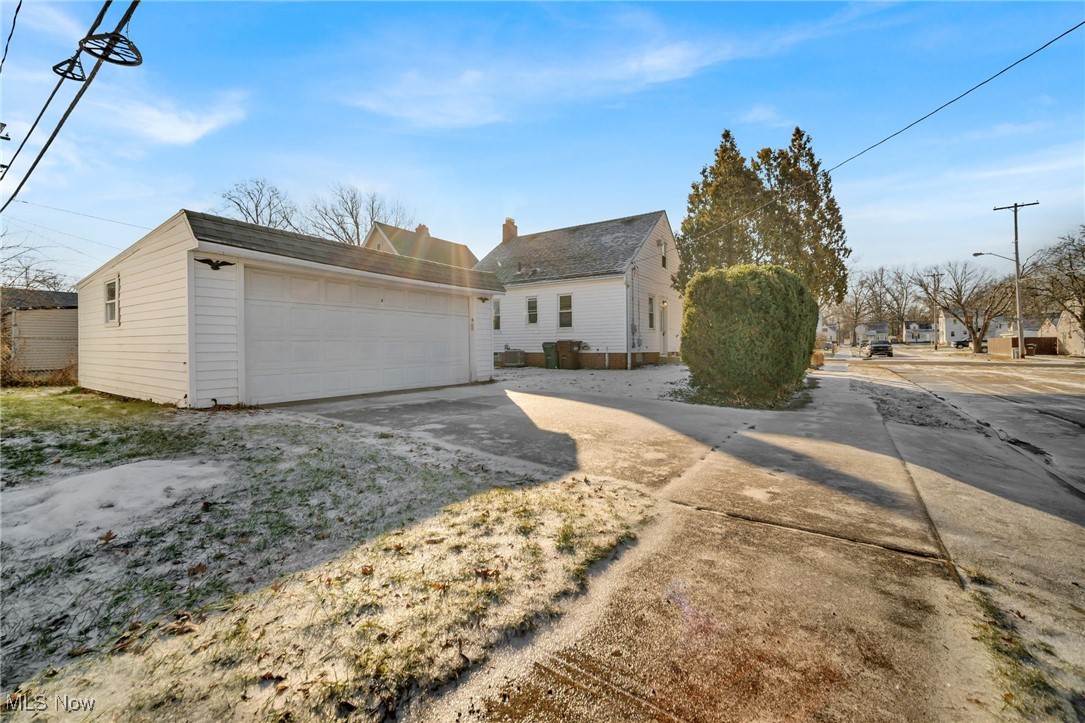 4718 Kenmore Avenue, Parma, Ohio image 32