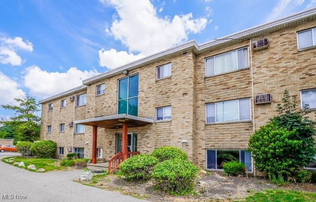 Photo of 5200 Royalton Road #3A, North Royalton, OH 44133 (MLS # 5181123)