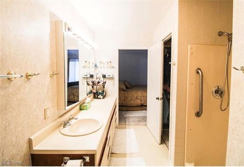 Tiny photo for 3502 Somerset Drive #B, Youngstown, OH 44505 (MLS # 5178981)