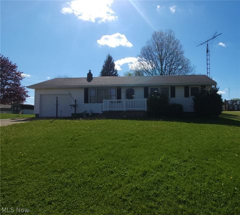 Photo of 253 Oregon Avenue, Louisville, OH 44641 (MLS # 5203028)