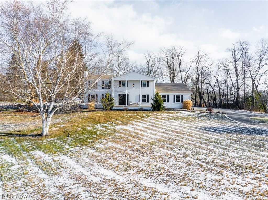 Photo of 15073 Stanwood Street SW, Dalton, OH 44618 (MLS # 5196076)