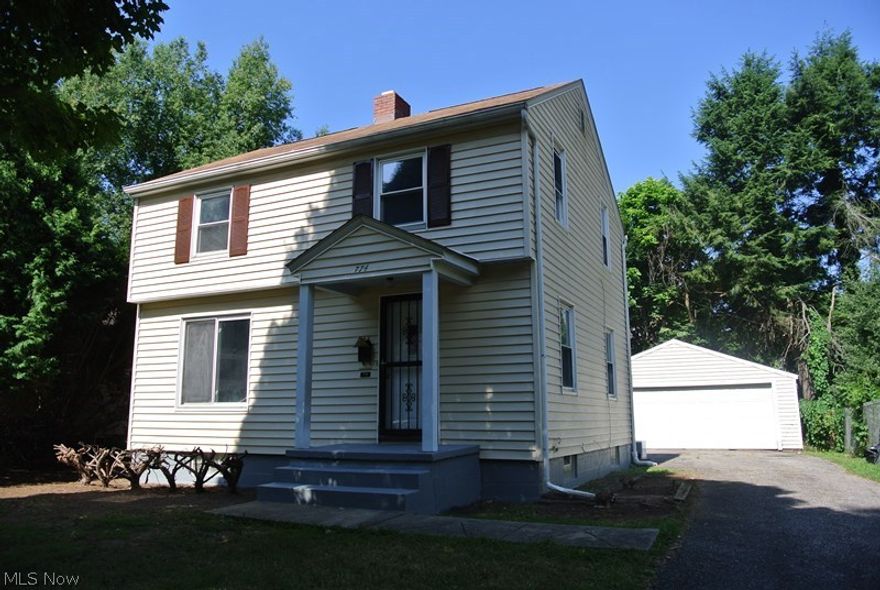 Totally renovated from top to bottom! Newer windows and vinyl siding, brand new furnace and central air, new hot water tank, all new
luxury vinyl tile (Allure) throughout with wood look, all new interior paint, trim, and bath fixtures. There's a fireplace on the interior
wall of the living room. Owner has installed a privacy fence along the south side of the back yard.