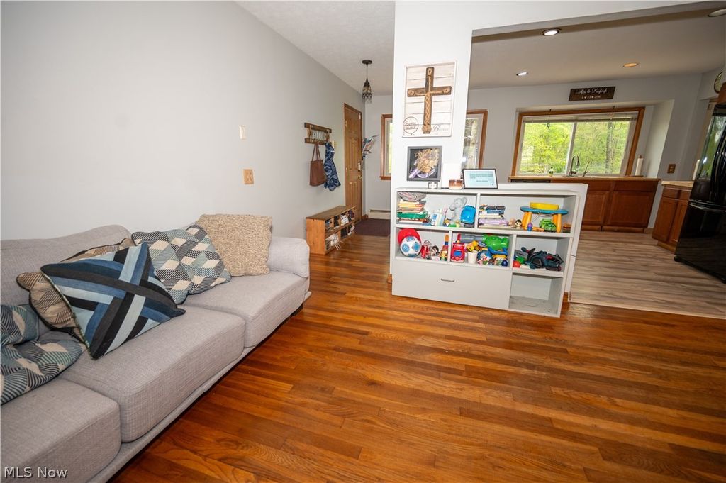 Photo of 18889 Riverview Drive, Chagrin Falls, OH 44023 (MLS # 5210174)