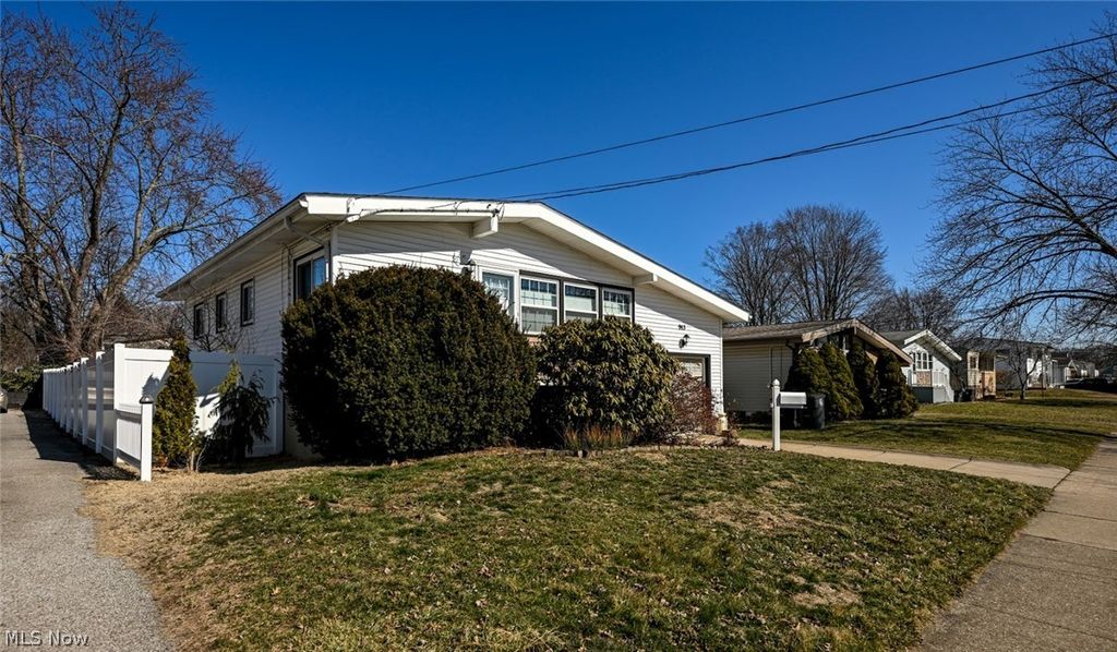 Photo of 963 Winston Street, Akron, OH 44314 (MLS # 5190559)