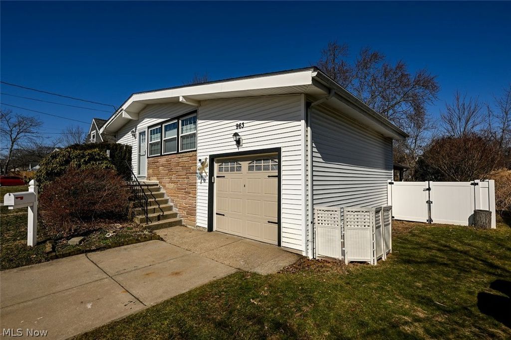 Photo of 963 Winston Street, Akron, OH 44314 (MLS # 5190559)