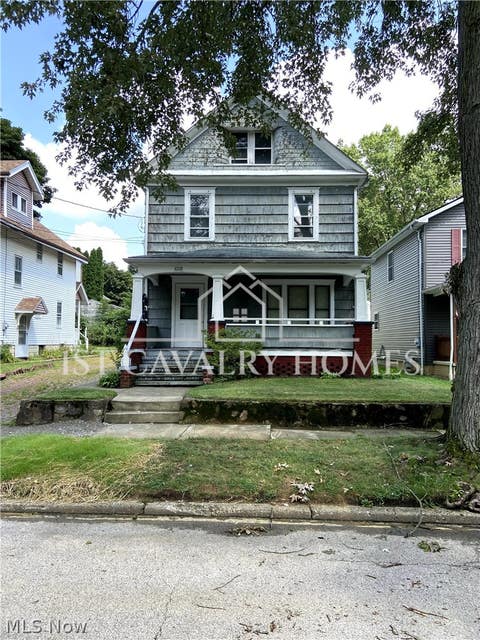 Apartment For Rent - 1383 Curtis Street #2 UP<br/> Akron, OH 44301
