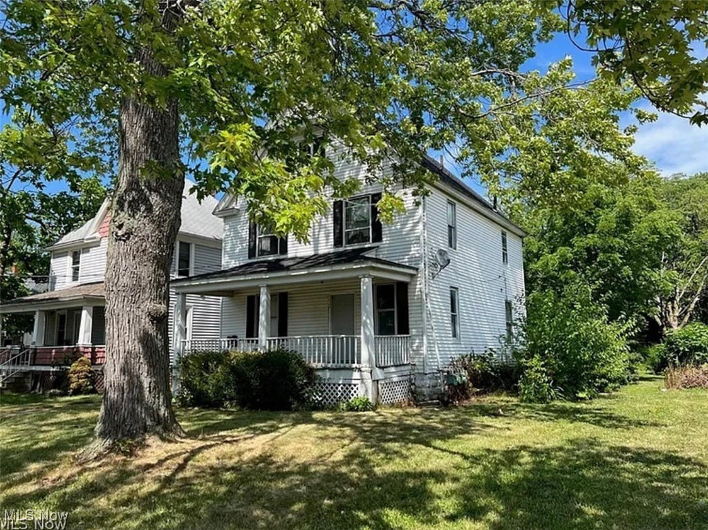 Renovated from bear studs to finish product.
New windows, all but two.
New flat roof (two years old).
Separate utilities for gas and electric for all the units but the first floor shares electric.
Great income producing property. Rent is as follows
$900 (1 bedroom), $1,200 (2 bedroom), & $1,400 (3 bedroom)