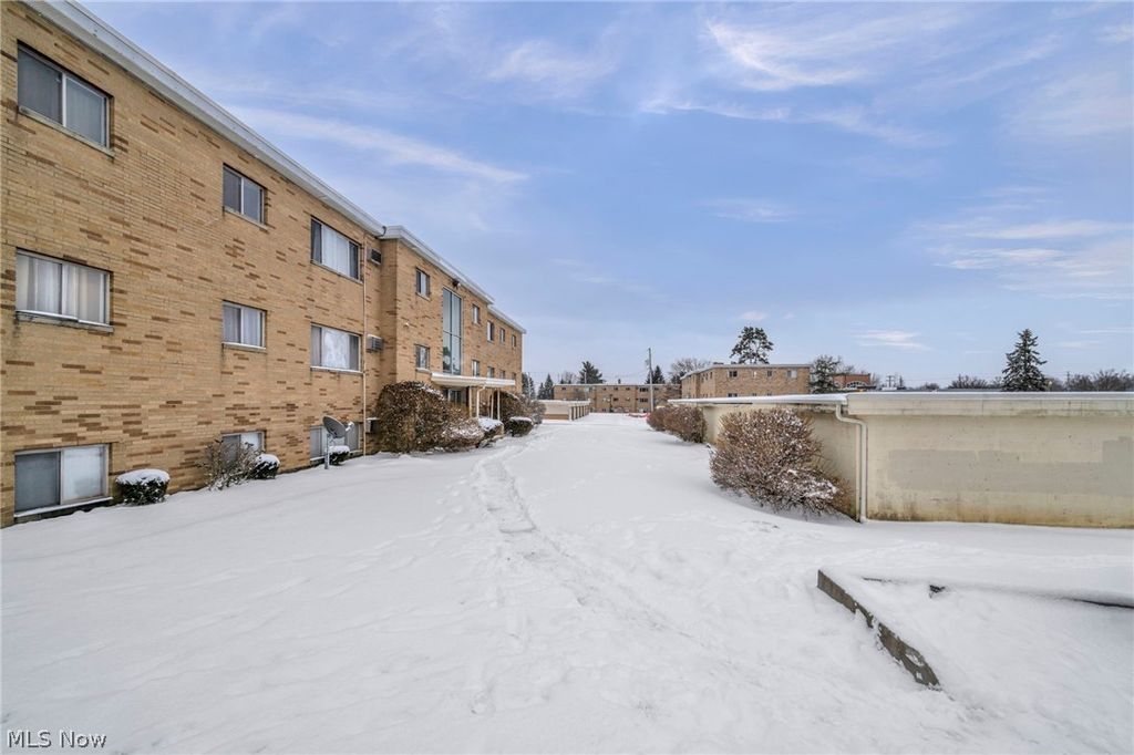 Photo of 5200 Royalton Road #C-9, North Royalton, OH 44133 (MLS # 5193173)