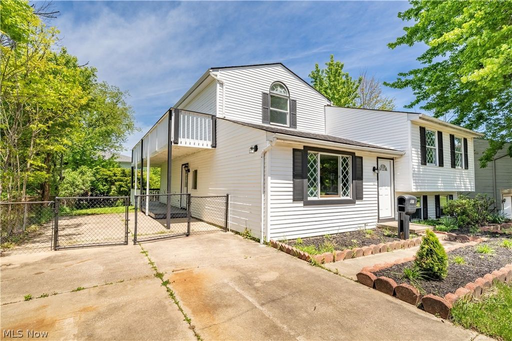 Photo of 1271 Carol Drive, Kent, OH 44240 (MLS # 5211033)