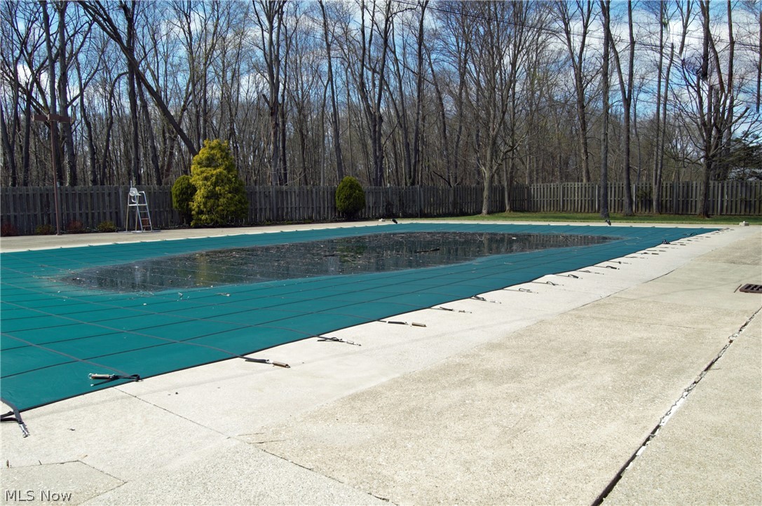 Country Club Condo - Residential