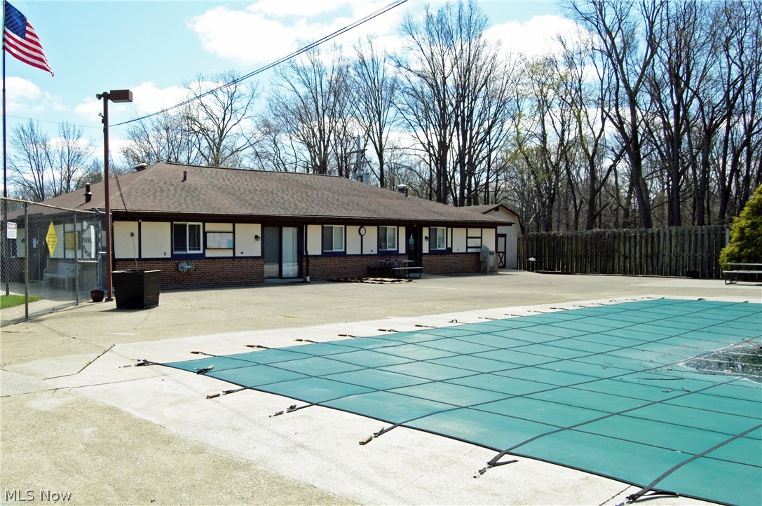 Country Club Condo - Residential