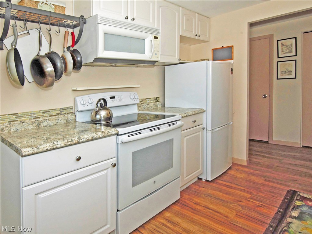 Country Club Condo - Residential