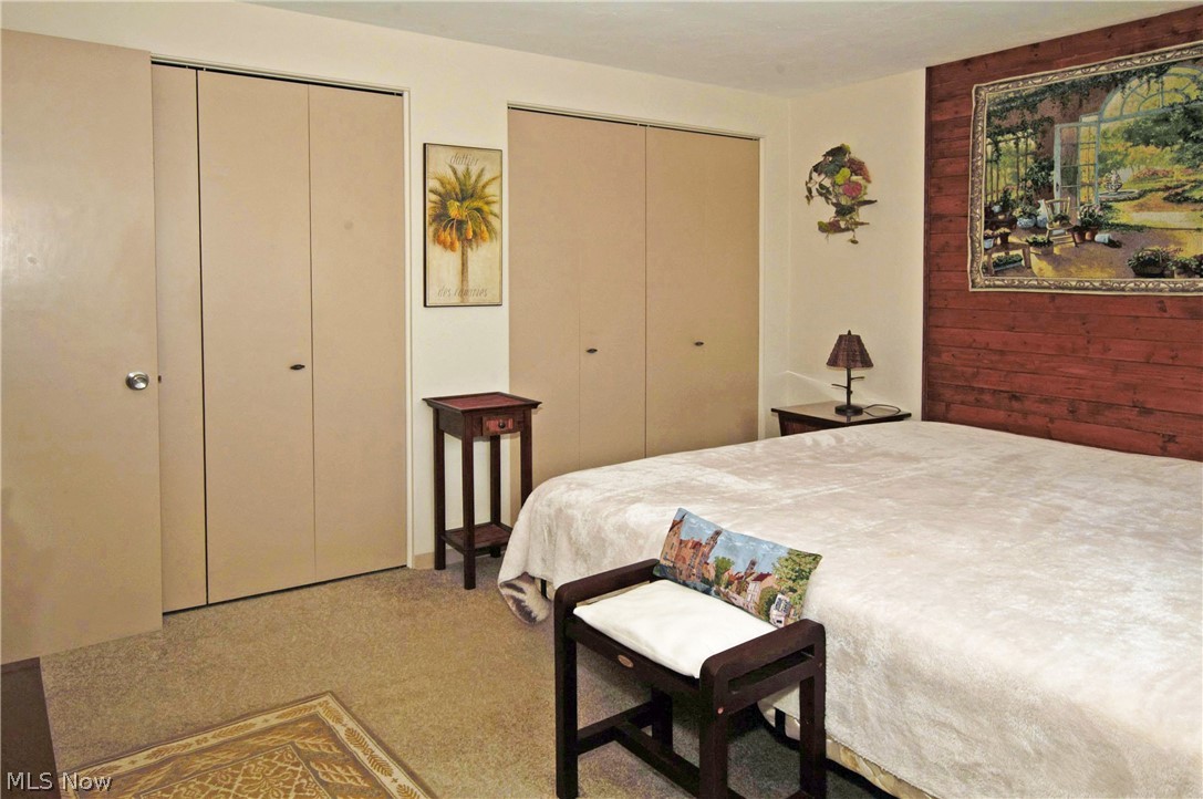 Country Club Condo - Residential