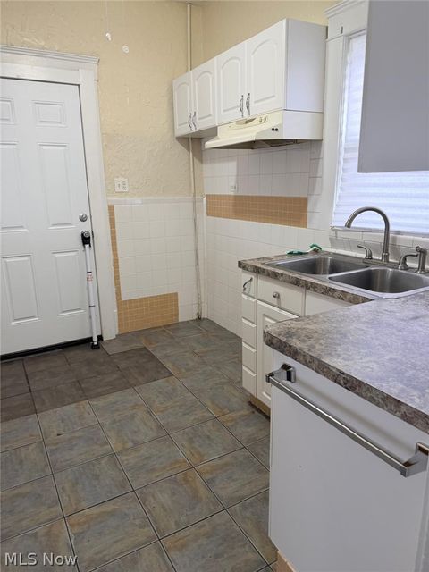 Tiny photo for 1830 Corning Avenue, Cleveland, OH 44109 (MLS # 5191361)