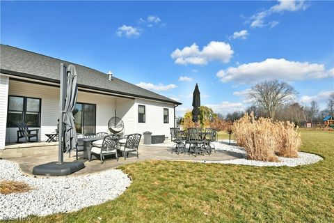 Tiny photo for 4885 Treeline Trail, New Middletown, OH 44442 (MLS # 5188528)