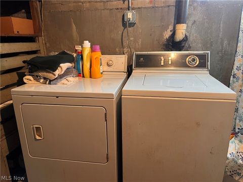 Tiny photo for 189 W Martin Street, East Palestine, OH 44413 (MLS # 5197474)