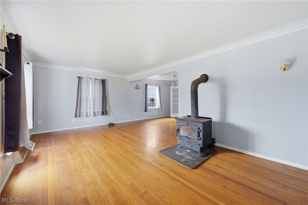 Photo of 324 E 248th Street, Euclid, OH 44123 (MLS # 5200347)