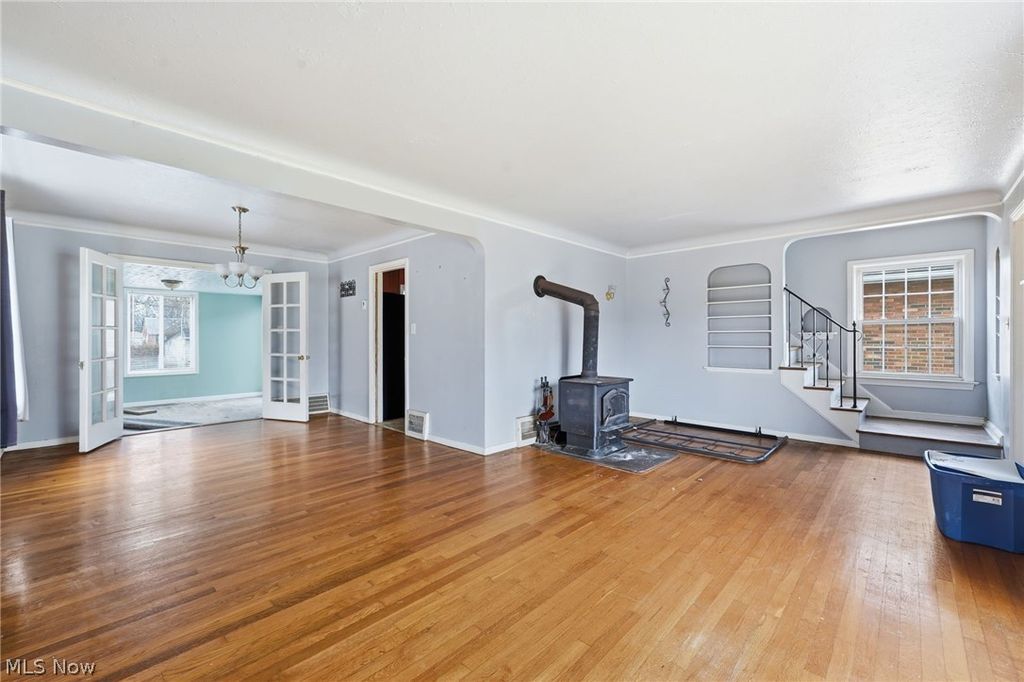 Photo of 324 E 248th Street, Euclid, OH 44123 (MLS # 5200347)