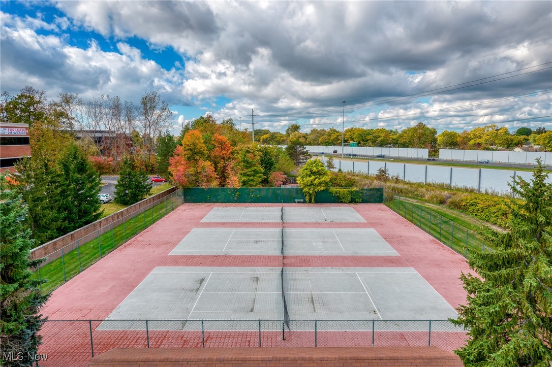 Fox Hollow/Woodhawk Condo Ph 03 - Residential