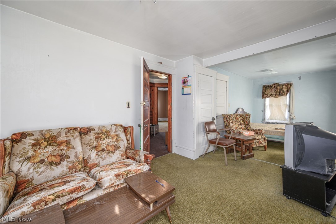 Lorenzo Hall - Residential