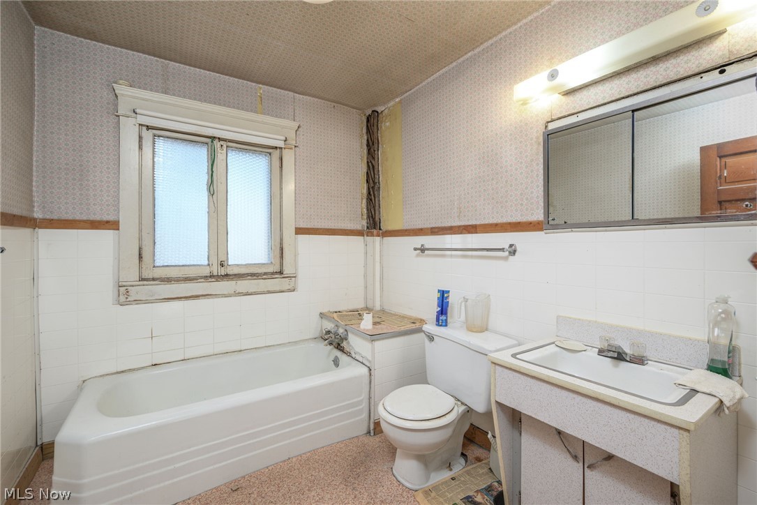 Lorenzo Hall - Residential