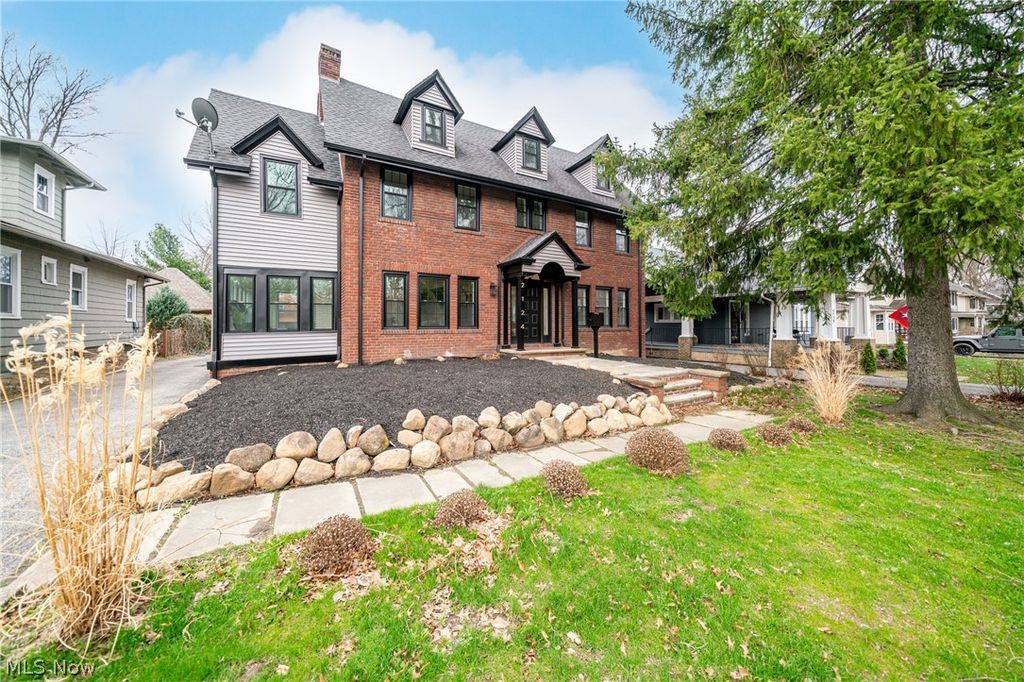 Photo of 2124 Lamberton Road, Cleveland Heights, OH 44118 (MLS # 5198657)