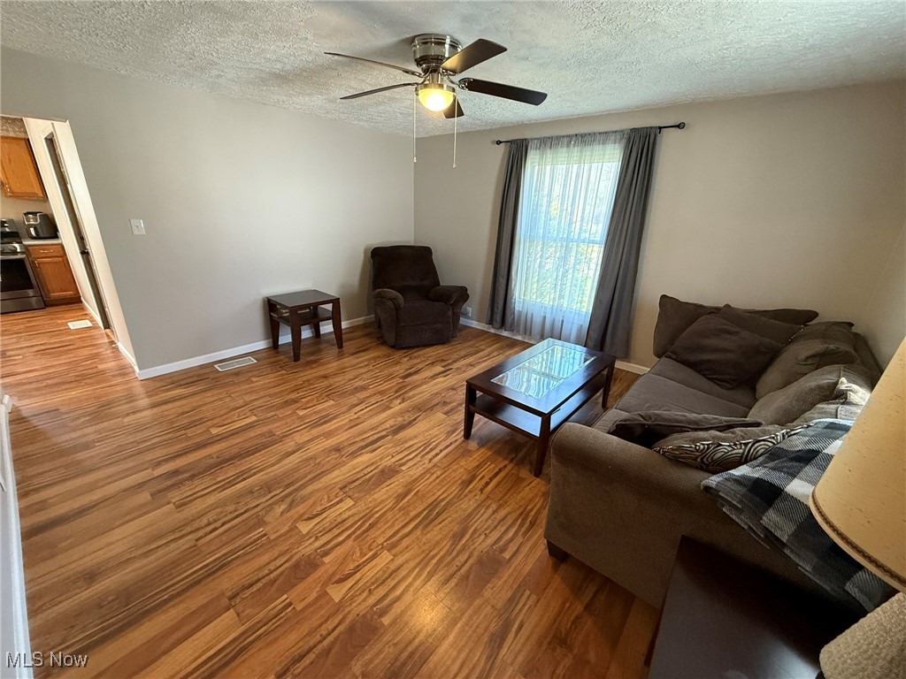 1519 N Wooster Avenue, Dover, Ohio image 3