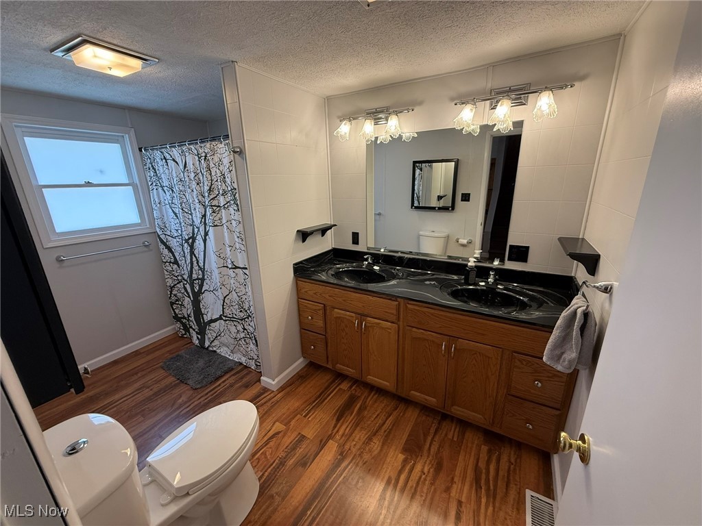 1519 N Wooster Avenue, Dover, Ohio image 12