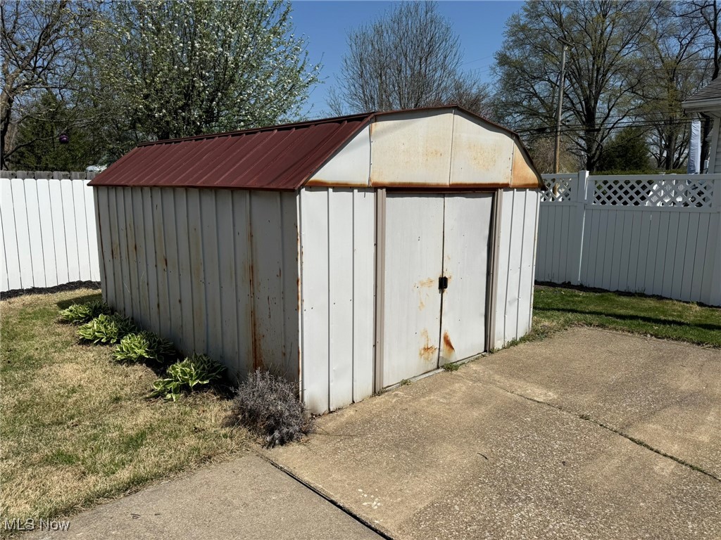 1519 N Wooster Avenue, Dover, Ohio image 37