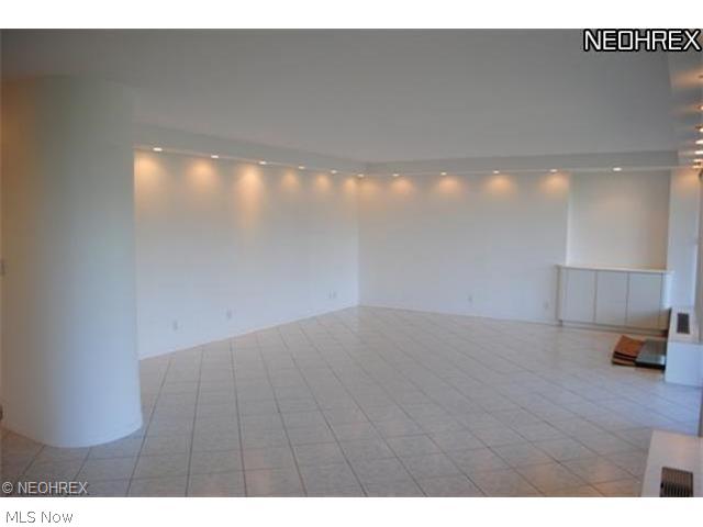 2 Bratenahl Place - Residential