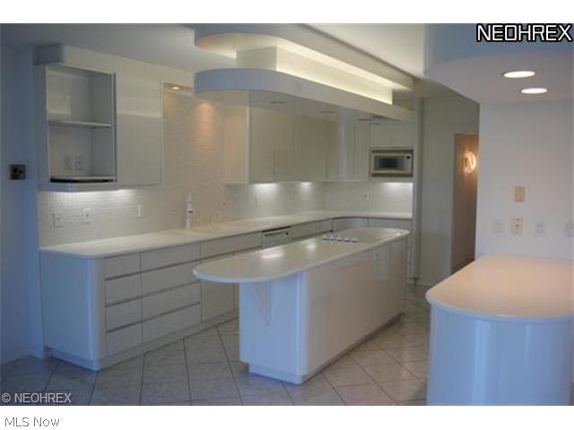 2 Bratenahl Place - Residential