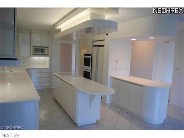 2 Bratenahl Place - Residential