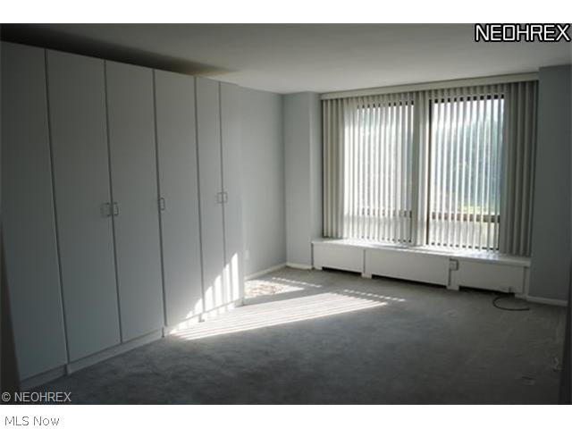 2 Bratenahl Place - Residential