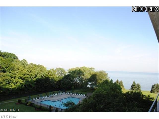 2 Bratenahl Place - Residential