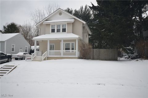 Photo of 1826 Hillside Terrace, Akron, OH 44305 (MLS # 5178857)