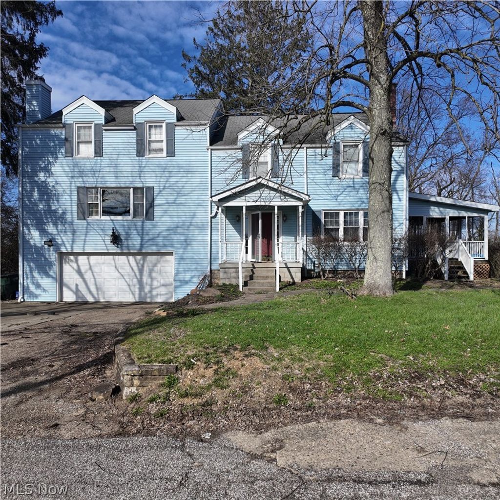 Photo of 101 Pine Knoll Terrace, St Clairsville, OH 43950 (MLS # 5195258)