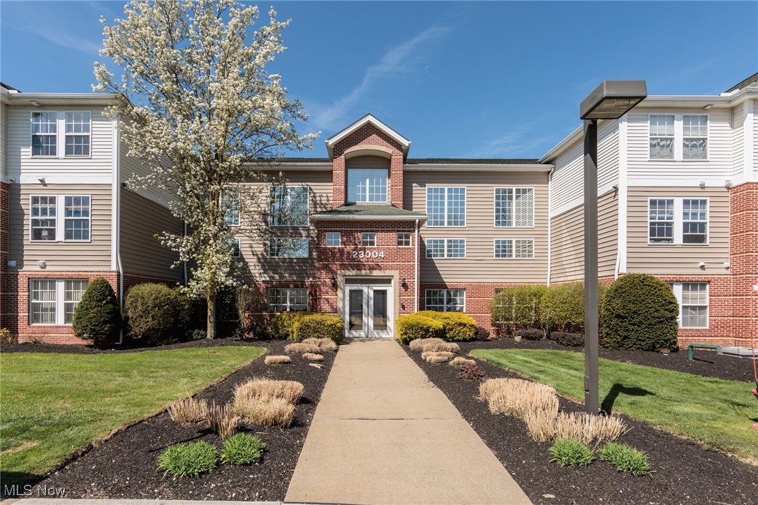 23004 Chandlers Lane #225, Olmsted Falls, Ohio image 44