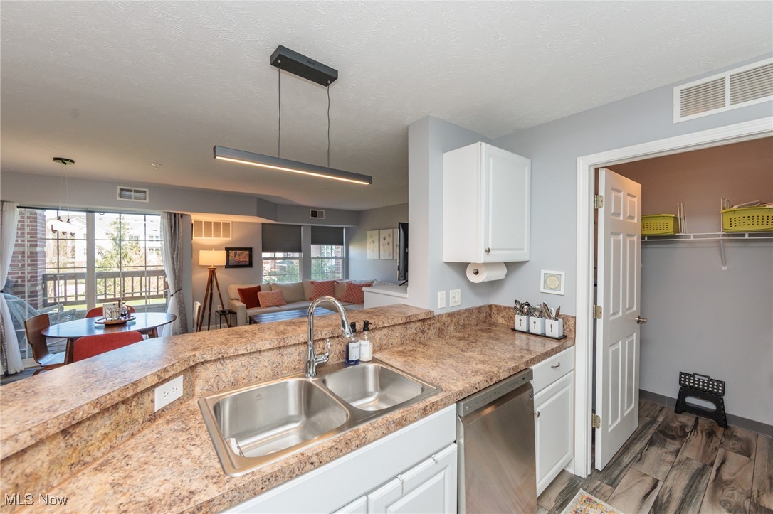 23004 Chandlers Lane #225, Olmsted Falls, Ohio image 15