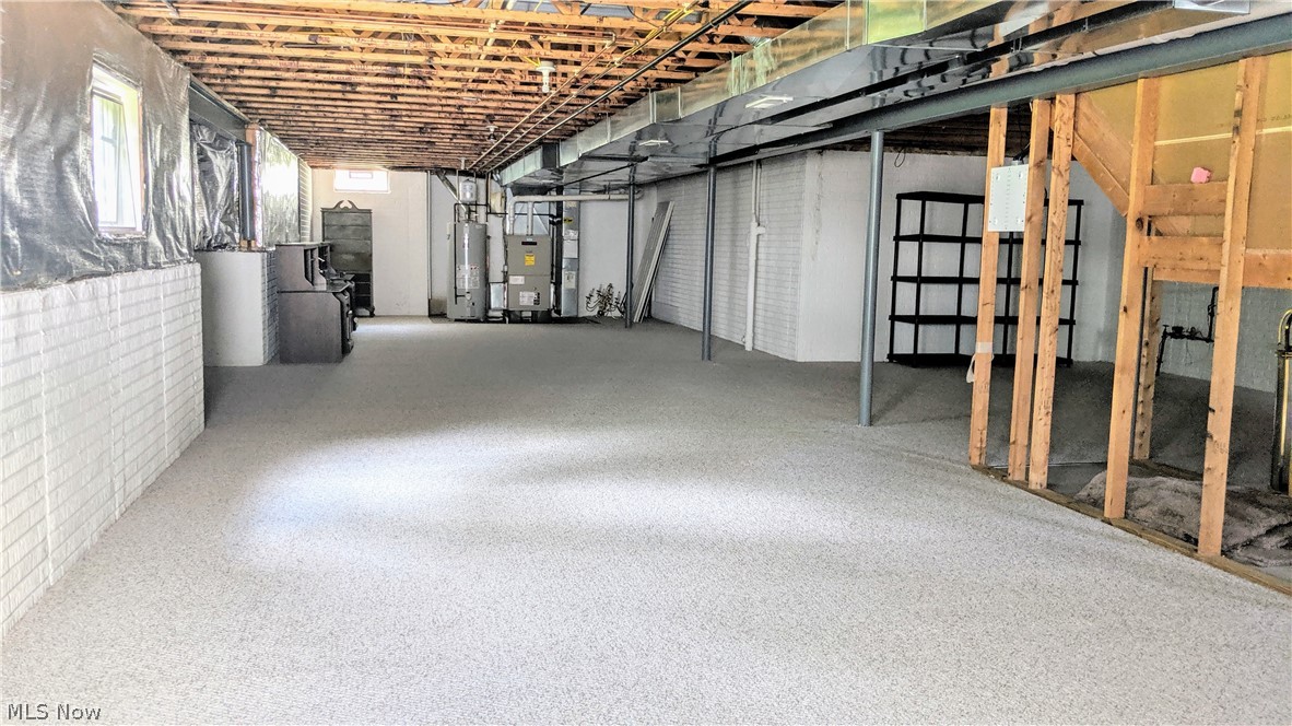 Wellesley Chase 01 04 - Residential Lease