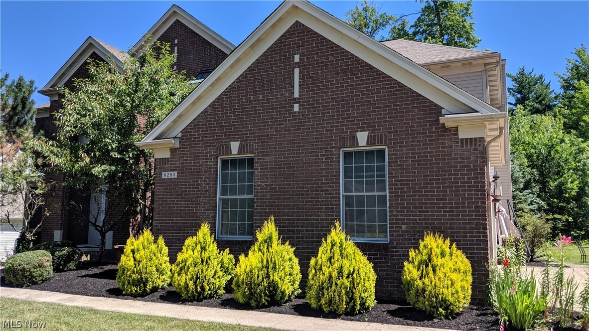 Wellesley Chase 01 04 - Residential Lease