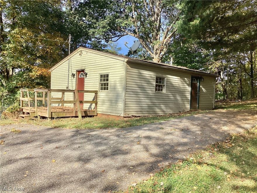 This home offers a large living room, two bedrooms with an eat in kitchen right in Whipple Ohio. This is a project home for someone just starting out or for an investor. Home has a lot of potential with a beautiful country view.