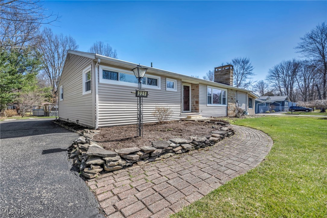 221 Pepperidge Drive, Geneva, Ohio image 4
