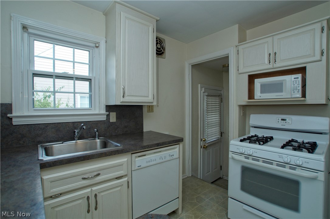 Walter H Telling Broadfield Su - Residential