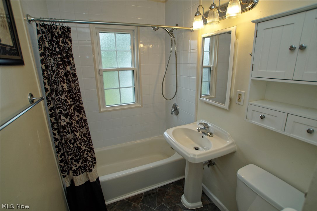 Walter H Telling Broadfield Su - Residential