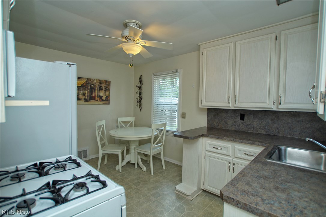 Walter H Telling Broadfield Su - Residential