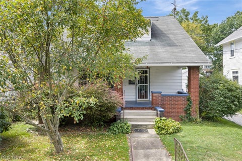 Homes For Sale - 667 S Mckinley Avenue<br/> Alliance, OH 44601